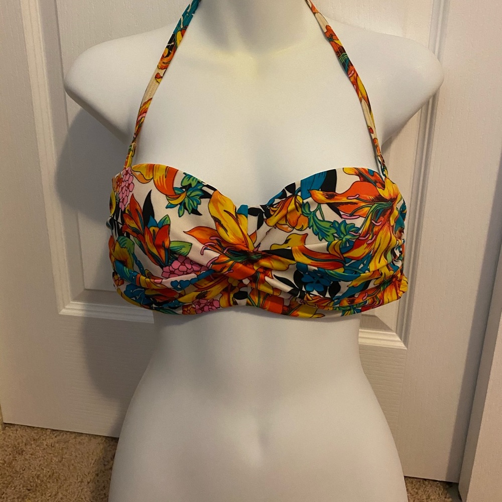 Victoria’s Secret Floral Bikini Top